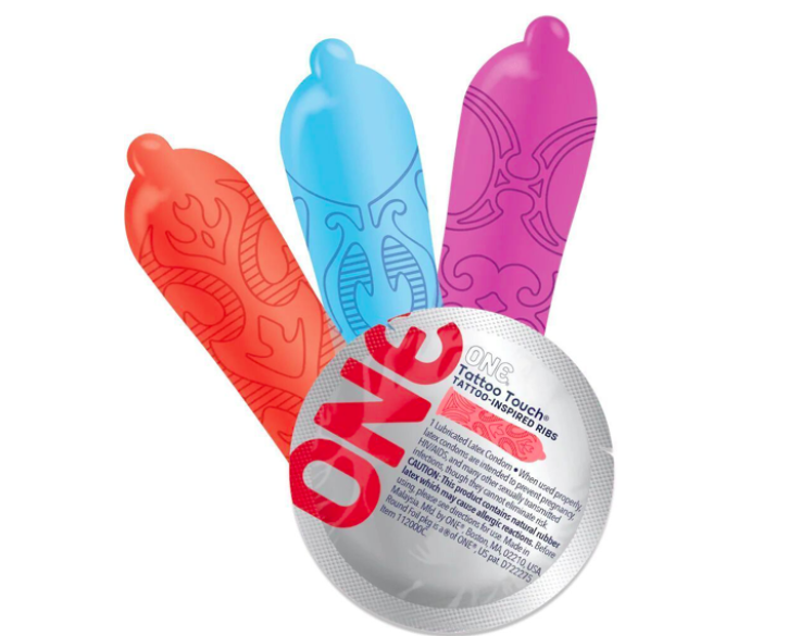Набір презервативів ONE Tattoo Touch, 100 шт, з рельєфом у вигляді тату, 3 різновиди, паковання-тубус