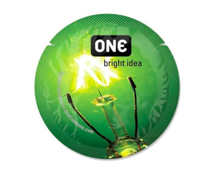 Презерватив ONE Glowing Pleasures, 1 шт, світиться в темряві, зі змазкою