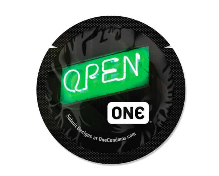 Презерватив ONE Glowing Pleasures, 1 шт, світиться в темряві, зі змазкою
