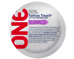 Презерватив ONE Tattoo Touch Purple фіолетовий з рельєфом у вигляді татуювання 1шт