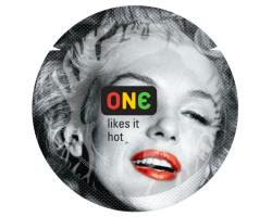 Презерватив ONE Color Sensations ONE likes it hot червоний, гладенький, зі змазкою 1 шт