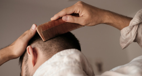 Як правильно розчісувати волосся: Поради та рекомендації