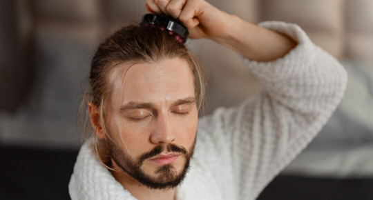 Масаж голови для росту волосся: Види та техніки