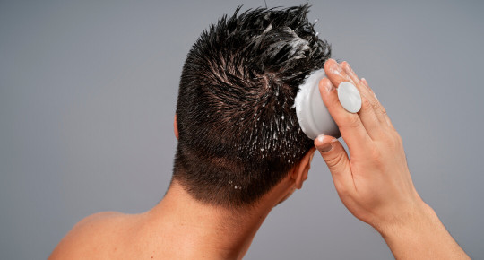 Природні способи зміцнення волосся: маски, масаж і правильне харчування